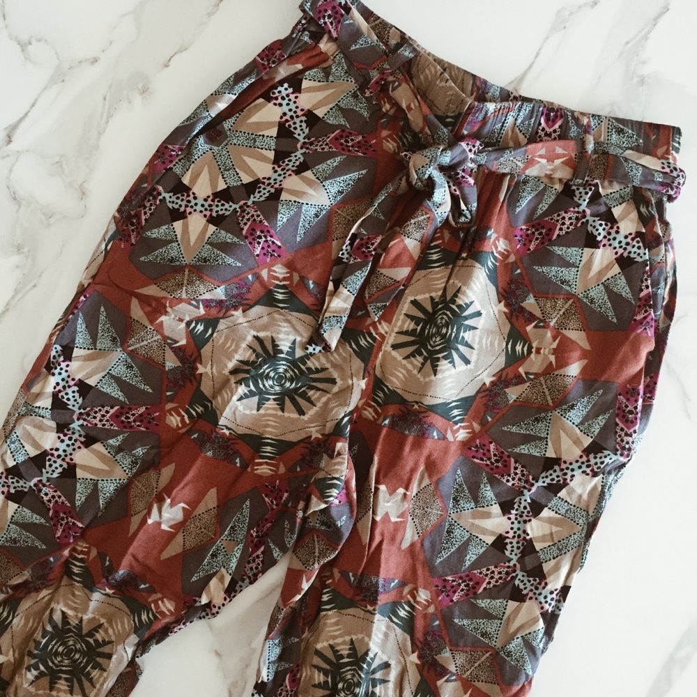 Forever 21 Printed High-Waisted Pants